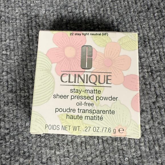 Clinique 22 Stay Light Neutral VF Stay-Matte Sheer Pressed Powder Oil Free .27Oz - Picture 1 of 4